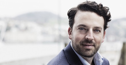 Dirigent James Gaffigan Foto Vera Hartmann