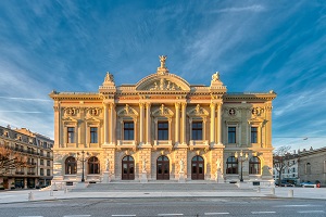 Impression des neurenovierten Theaters von Fabien Bergerat 