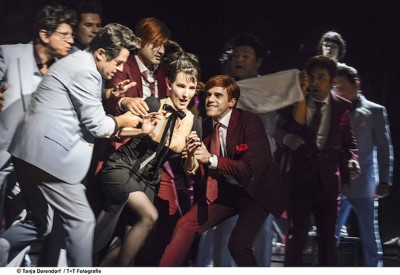Orsolya Nyakas als Despina, Chor Konzer Theater Bern