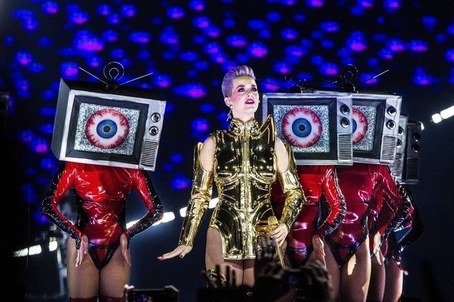 Katy Perry auf ihrer Welttournee Witness The Tour Bild Paul Bergen Keystone