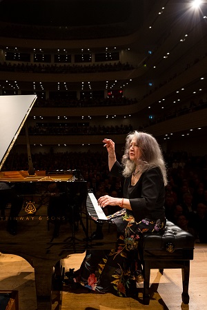 Die Löwin spielt Schumann Foto Philipp Schmidli Luzerner Sinfonieorchester