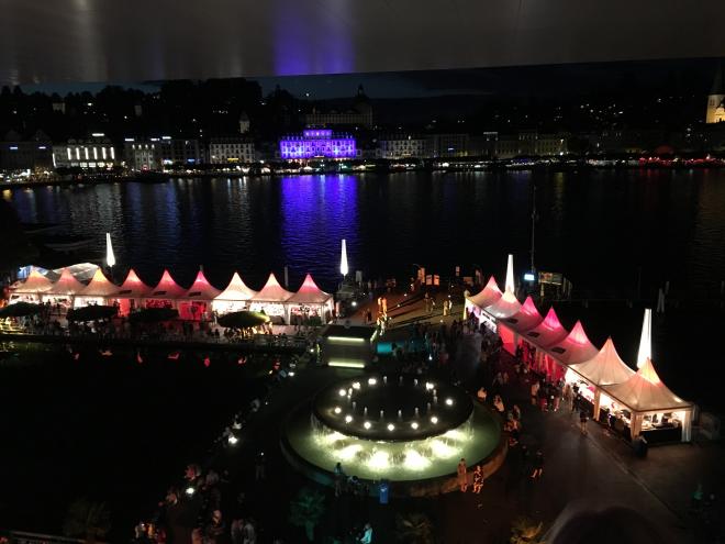 Die Aussicht vom Dach des KKL Luzern auf das Luzerner Seebecken Foto Roman Unternährer