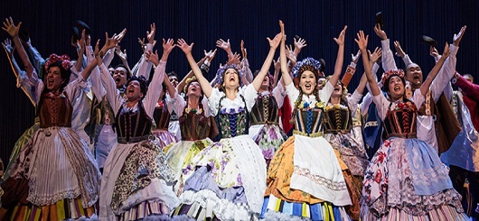 Luzerner Theater: Die lustige Witwe Operette in drei Akten von Franz Lehár