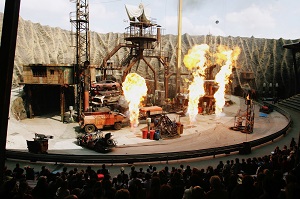 Gesamtkulisse Stuntshow in Bartertown