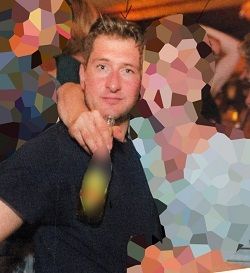 Der abgebildete Mann steht im dringenden Verdacht eine gefährliche Körperverletzung begangen zu haben.