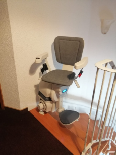 Treppenlift SymbolbildCopyright Rhein Ruhr Treppenlifte GmbH