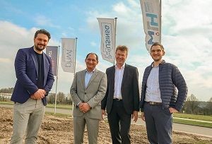 v. l.: Dr. Timo Maurer, Prof. Dr. Dennis De, Jens Wrede und Prof. Dr. Christian Lauter.  WLH Wirtschaftsförderu  Fotos / © WLH Wirtschaftsförderung