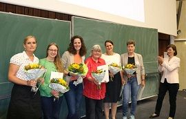 Verleihung des GEWISOLA-Kommunikationspreises anlässlich der Jahrestagung der GEWISOLA in Göttingen an Dr. Christine Niens, Dagmar Wicklow, Anika Bolten (Universität Göttingen) und Dr. Susanne Padel, Dr. Zazie von Davier, Imke Edebohls (Thünen-Institut).  Universität Göttingen