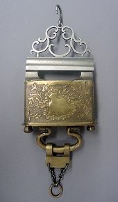 Gefasster Magnetstein, 18. Jh. Foto: Joana Maibach, Museum für Kunst und Kulturgeschichte.