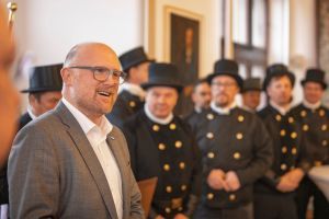 Oberbürgermeister Sören Link empfängt die Berzirksschornsteinfeger zum Neujahrgruß im Rathaus..Bild: Ilja Höpping / Stadt Duisburg