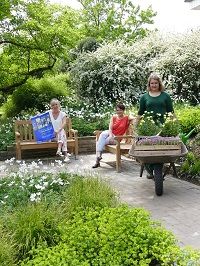 Frühlingsmarkt 2018  (v.li.) Sabine Müller, Nicole Hille, Verena Worbis. Foto Claudia Schwabe-Scharmann