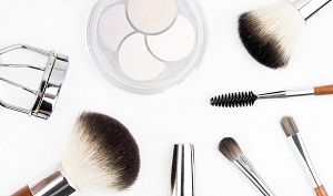 Beauty Produkte Symbolbild Quelle Pixabay