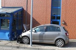 Spektakulärer Unfall mit hohem Sachschaden