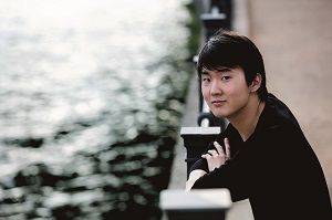 Solist am Piano Seong-Jin Cho Foto Harald Hoffmann