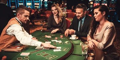 Blackjack-Spieler Symbolbild