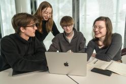 Studentische Arbeitsgruppe im Informations- Kommunikations- und Medienzentrum der BTU Cottbus-Senftenberg. Quelle: Foto: BTU, Ralf Schuster