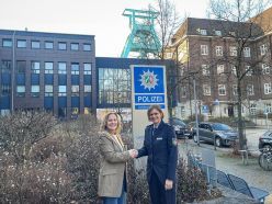 Begrüßung der neuen Direktionsleiterin Linda Mrozek durch Polizeipräsidentin Christine Frücht im PP Bochum