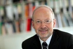 Univ.-Prof. Dr. med. Dr. theol. Gereon Heuft entwickelte Anfang der 90er-Jahre im Rahmen einer Studie der Deutschen Forschungsgemeinschaft das Konzept der Trauma-Reaktivierung und forscht seitdem an der Verarbeitung von Kriegs- und Gewalterfahrungen.  UKM