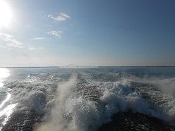 Der Fehmarnbelt ist eine Wasserstraße zwischen Dänemark und Deutschlandl