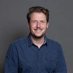 Dr. Bastian Krieger  Anna Logue