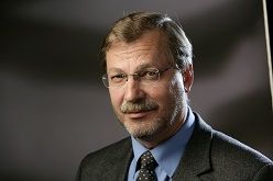 Dr. Franz Steltemeier