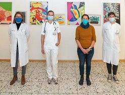 (v.l.n.r.) Prof. Julia Hauer mit dem Kernteam der Transitionssprechstunde: Kinderonkologin Dr. Judith Lohse, Ulrike Grundmann, Leiterin des Psychosozialen Teams des Sonnenstrahl e. V. und Dr. Katharina Egger-Heidrich, Medizinische Klinik I.  Marc Eisele  Universitätsklinikum Carl Gustav Carus Dresden