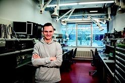 Jan Thomson, 19, angehender Elektroniker für Geräte und Systeme  Dom Jack, MPI für Chemie