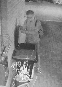 Wer kennt diesen Brandstifter?