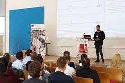 Fabian Barth (Texas Instruments Deutschland GmbH) sprach zum Thema „Power over Data Lines (PodL) für Automotive Ethernet“.  Florian Karow  Hochschule Landshut