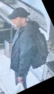 Wer kann Angaben zur Identität des abgebildeten Tatverdächtigen machen?