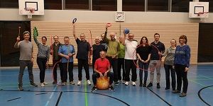 Bayerns erste Herzinsuffizienzsportgruppe. Mit dem gezielten, kontrollierten und ärztlich überwachten Training hat das Deutsche Zentrum für Herzinsuffizienz (DZHI) eine Lobby für ein betreutes Herzschwächetraining geschaffen.  Klaus Ebert  Klaus Ebert / DZHI