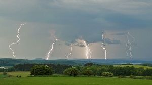 Heftige Unwetter begleiten die derzeitige Wetterlage.  Bildnachweis: Björn Goldhausen / WetterOnline