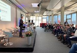 Begrüßung des Moderators Jochen Heimann zum Auftakt 