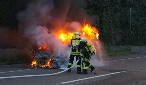 Symbolbild PKW Brand