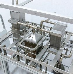 Vollständig automatisierter Prototyp eines 5 kW Methanolreformers des Fraunhofer IMM.  © Fraunhofer IMM