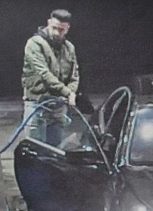 Wer kennt diesen Mann? Er steht im Verdacht, nach dem Volltanken auf einer Bochumer Autobahnraststätte nicht bezahlt zu haben.