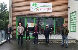 Markus Pöhnlein (Bioenergie Nordhalben eG), Prof. Dr. Tobias Plessing (Hochschule Hof/iwe), Dr. Andy Gradel (Hochschule Hof/iwe), Tobias Wirth (Hochschule Hof/iisys), Ulrich Detsch (Redakteur BR), Michael Pöhnlein (1. Bürgermeister Markt Nordhalben);  Hochschule Hof