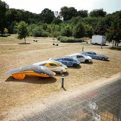 ESC-Teilnehmer: Sonnenwagen aus Bochum: Bis auf den blauen in der Mitte fahren alle bei der ESC mit!