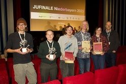 Aller Ehren wert war beim Jugendfilmfestival die Arbeit von Julius Lotter, Kilian Großmann, Frieder Pflock, Noah Gembala, Karolina Ottmers und Ihrem THD Professor Jens Schanze (von links).  THD