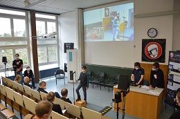 Eine einmalige Gelegenheit: Schülerinnen und Schüler können dem Astronauten Dr. Matthias Maurer ihre Fragen stellen  FH Aachen / Jonas Crecelius