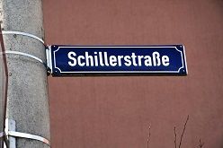 Goethe und Schiller gelten als zwei der bedeutendsten Dichter der deutschen Geschichte. Kein Wunder also, dass sie die beiden vordersten Plätze in der Liste der am meisten nach Personen benannten Straßen in Deutschland belegen.  Michael Hitzek