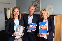 Stellten das VHS-Herbstprogramm 2019 vor (v.l.n.r.): Nicole Bogdahn, Leiterin der Verwaltungsabteilung, Volkshochschuldirektor Volker Heckner und Gisela Böllert, Leiterin der Sprachabteilung.