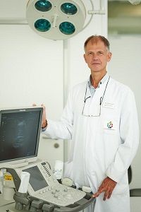 Operiert Krebs minimalinvasiv: Prof. Dr. Andreas Rink  UDE/Frank Preuß