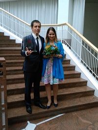 Radoslaw Wojtaszek mit seiner Ehefrau Alina Kaschlinskaja bei der Siegerehrung 2017