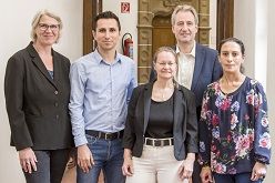 v.l.: Heidrun Oberländer-Yilmaz, Sprachmittler Murad Muslim, Ulrike Färber, Dr. Ralf Krumpholz und Sprachmittlerin Hewin Hiso.
